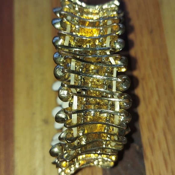 Gold Tone Stretch Cream Enamel Dotted Elegant Bangle Made in Italy Bracelet - Picture 6 of 8